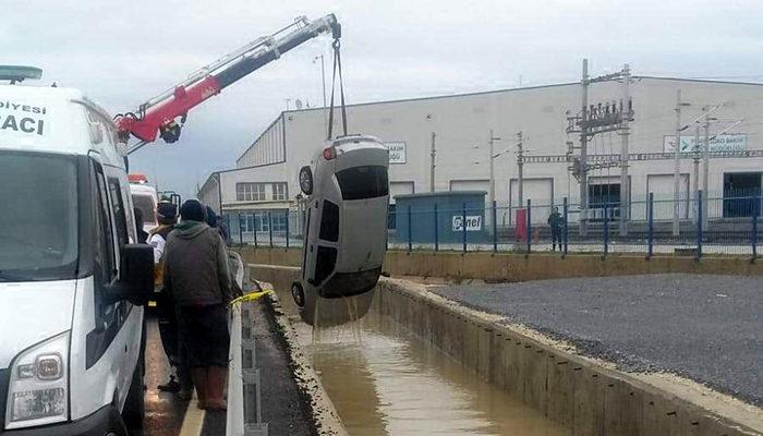 Kayıp 2 kişinin sulama kanalına düşen otomobilde cesetleri bulundu