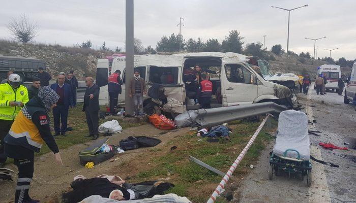 Tarım İşçilerini Taşıyan Minibüs Devrildi 1 Ölü 11 Yaralı