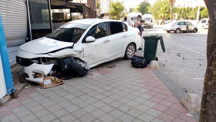 Adana da iki otomobilin çarpışması sonucu 6 kişi yaralı Adana Haberleri