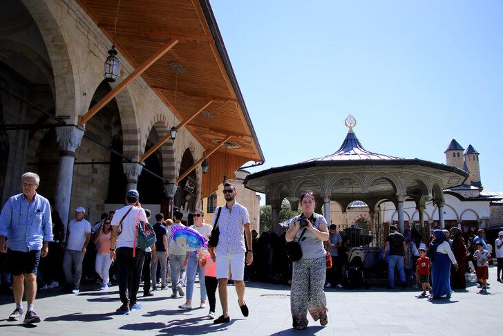 Mevlana Müzesi nde hafta sonu yoğunluğu yaşanıyor Konya Haberleri