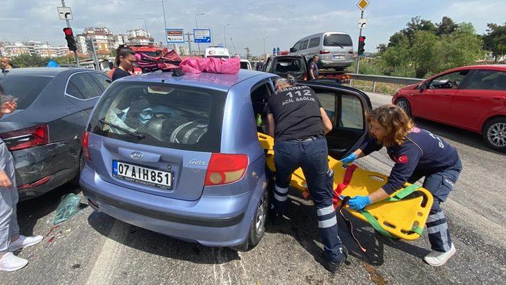 Antalya Da Arac N Kar T Kazada Ki I Yaraland Antalya Haberleri