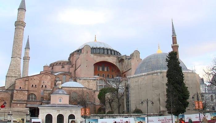 Ayasofya ya girişlerde yeni uygulama Dün gitmeyen şanssız bugün 25