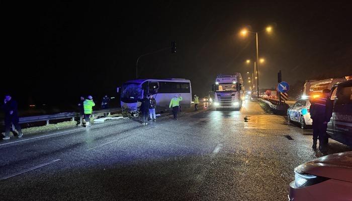 Edirne de polis servis aracıyla otobüs çarpıştı 11 kişi yaralandı