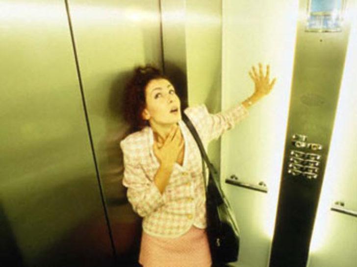 Dans un ascenseur