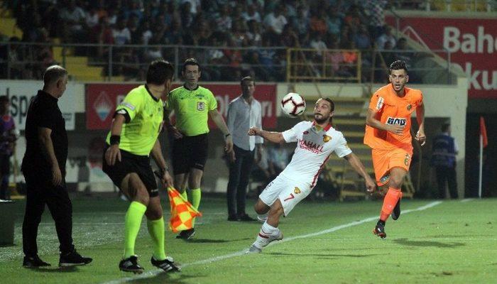 Spor Toto Süper Lig Aytemiz Alanyaspor Göztepe ilk Yarı