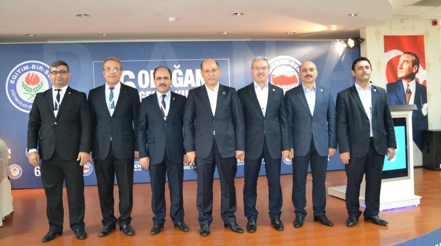 Eğitim-Bir-Sen&rsquo;de Mehmet Sezer g&uuml;ven tazeledi