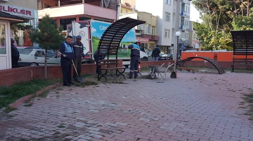 Dinar&rsquo;da parkların bakım ve temizliği yapılıyor