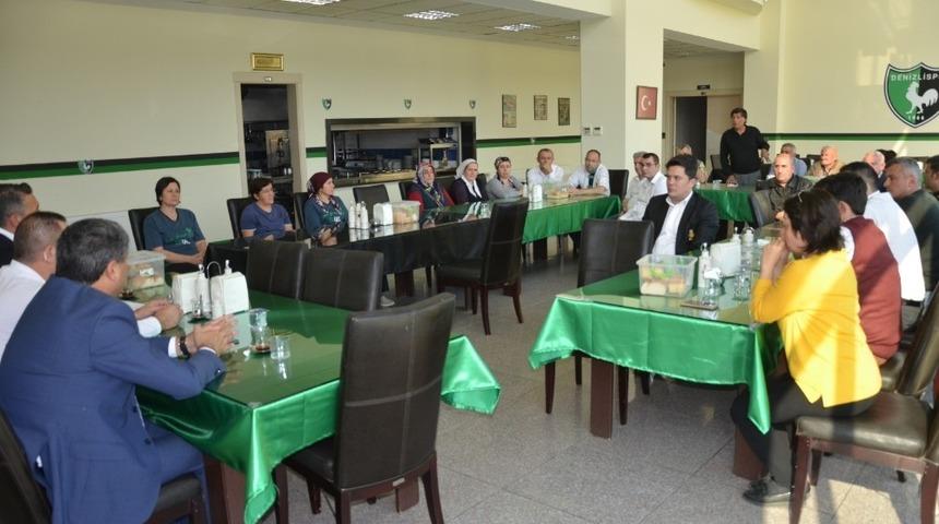 Denizlispor&rsquo;da Başkan Ali &Ccedil;etin, personellerin sorunlarını dinledi