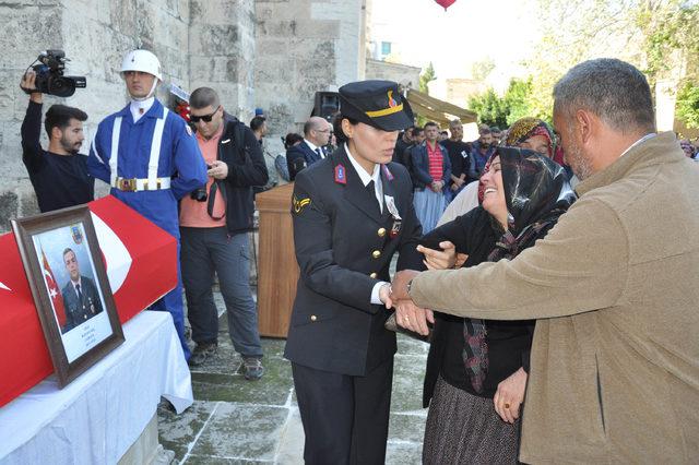 Evinde hayatını kaybeden uzman çavuşa son görev