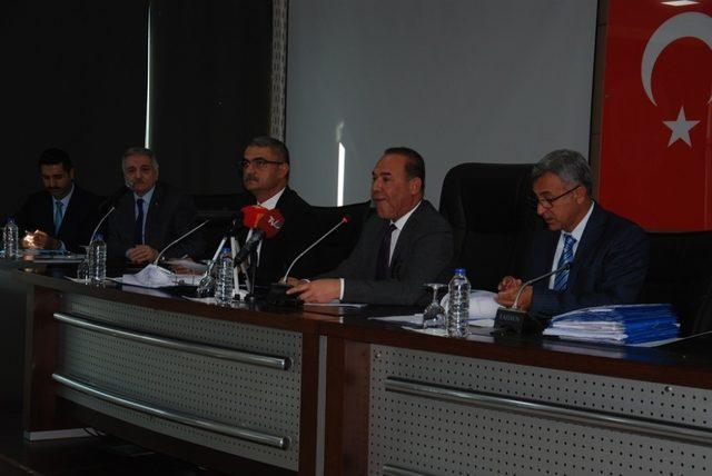 Büyükşehir Meclisi’nde Atatürk ve Cumhuriyet tartışması