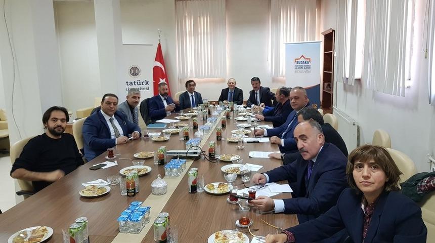 &Uuml;niversite, kamu ve STK temsilcileri KUDAKA&rsquo;da buluştu