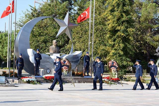 İncirlik'teki 10 Kasım törenine ABD askerleri de katıldı