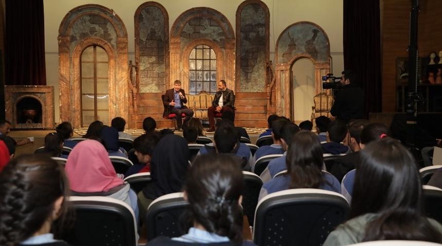 AŞT G&uuml;ndoğmuş sahnesi &lsquo;Oyun Oyun İ&ccedil;inde&rsquo; ile a&ccedil;ıldı