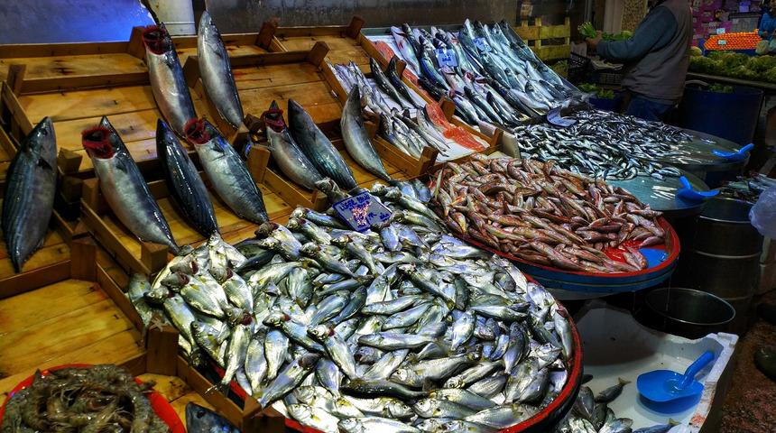 Balık fiyatları düştü, esnaf ve müşteri mutlu