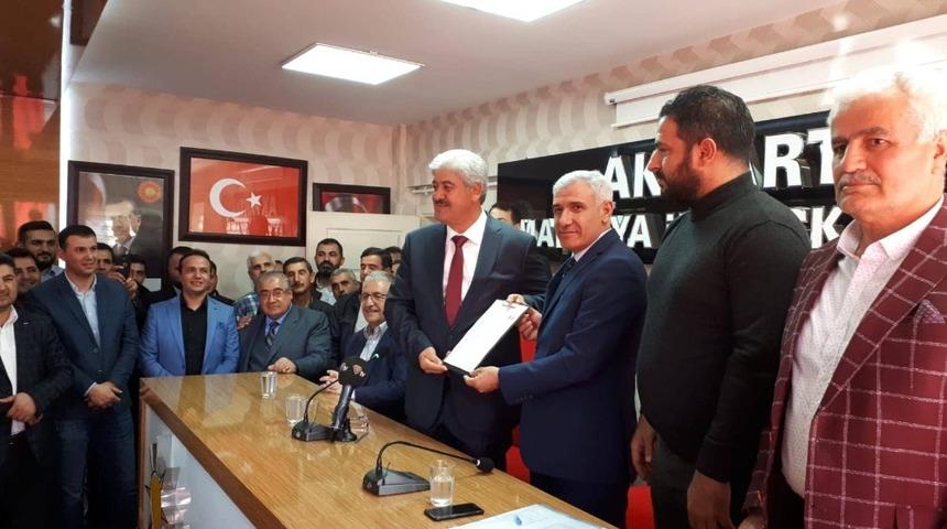 Ali Ekinci, aday adaylığı başvurusunda bulundu