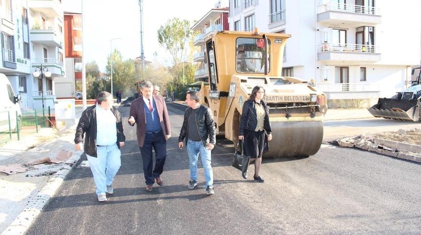 Başkan Akın asfalt çalışmasını inceledi