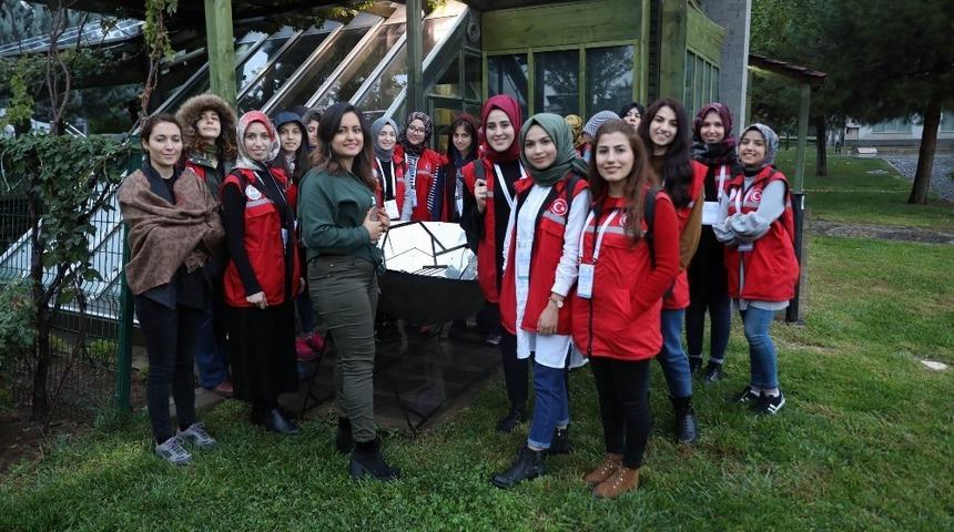 &Uuml;niversite &ouml;ğrencileri G&uuml;neş Evi&rsquo;ni gezdi