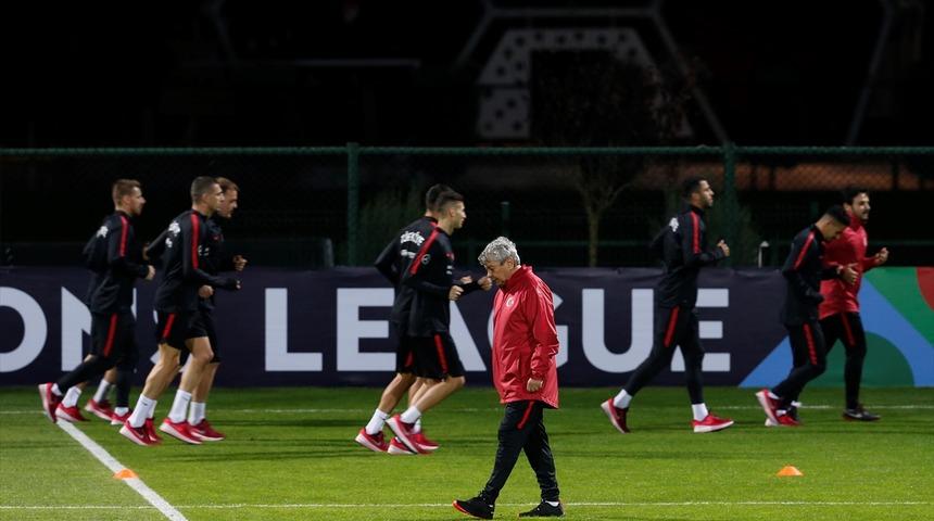 A Milli Futbol Takımı İsveç ve Ukrayna maçlarının hazırlıklarına başladı