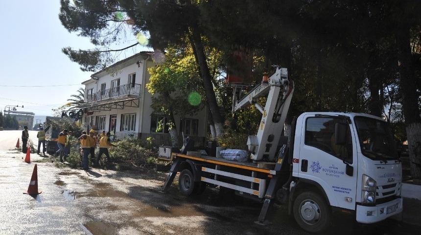 B&uuml;y&uuml;kşehirden Yenice&rsquo;de temizlik &ccedil;alışması