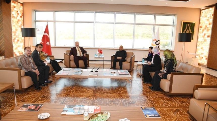 Endonezya Cumhuriyeti B&uuml;y&uuml;kel&ccedil;isi Wardana&rsquo;dan Kayseri OSB&rsquo;ye veda ziyareti