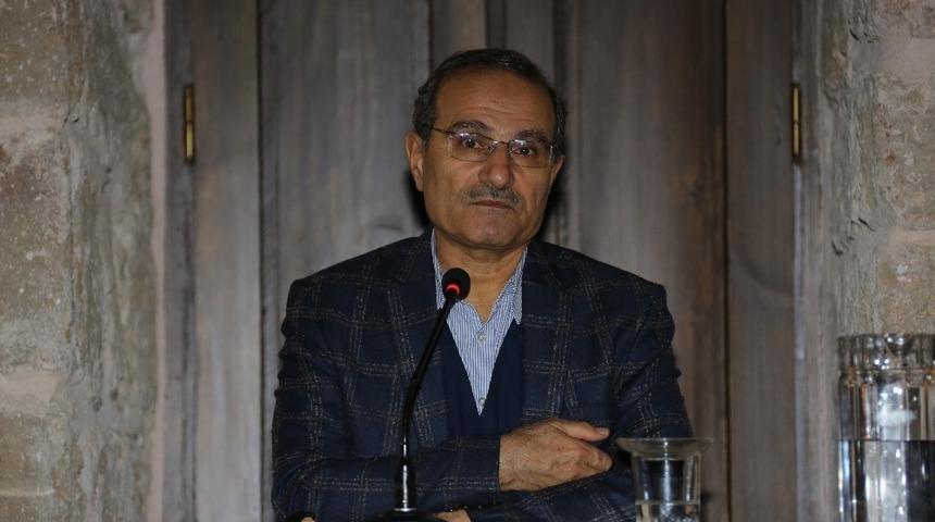 Prof. Dr. &Ccedil;eker: "Hz. Mevl&acirc;n&acirc;&rsquo;yı yanlış tanıttılar"