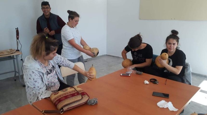 &Ouml;ğretmen ve &ouml;ğrenciler i&ccedil;in &rsquo;Su kabağı işlemeciliği&rsquo; kursu