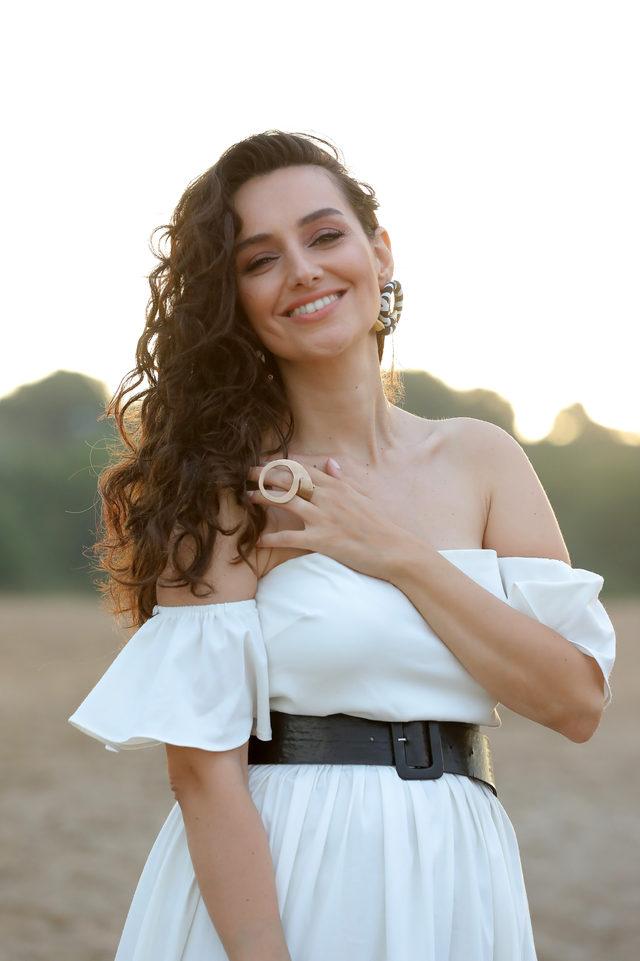 T&uuml;rk&uuml; Akbayram: Edip Akbayram ın kızı olmaktan onur duyuyorum 2