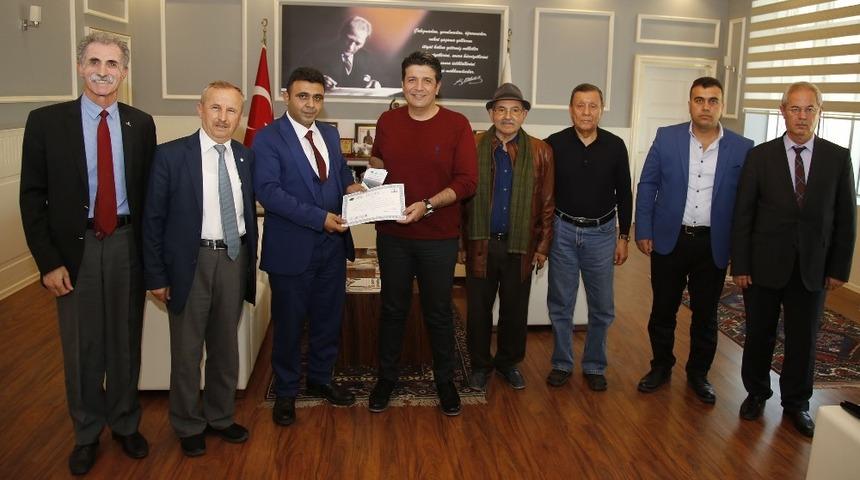 Başkan Gen&ccedil;&rsquo;e teşekk&uuml;r belgesi