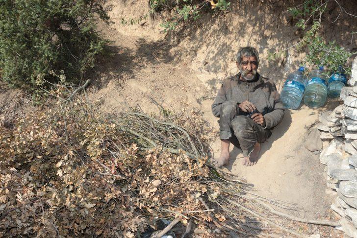 3 dil biliyor, 40 yıldır mağarada yaşıyor! Duyan şaşkına dönüyor G3