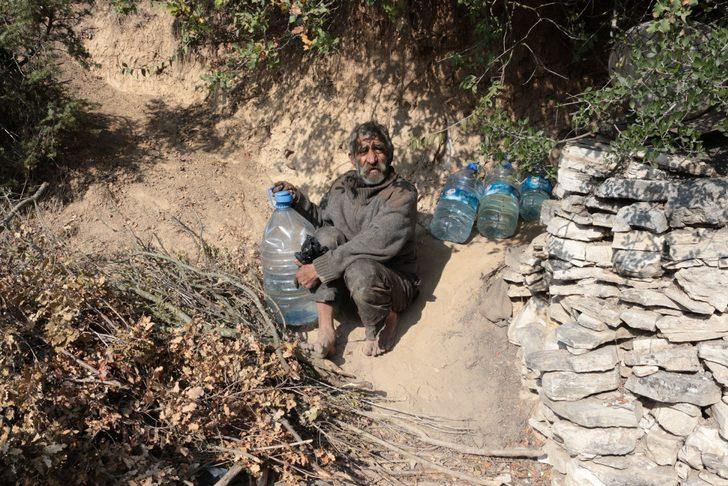 3 dil biliyor, 40 yıldır mağarada yaşıyor! Duyan şaşkına dönüyor G4