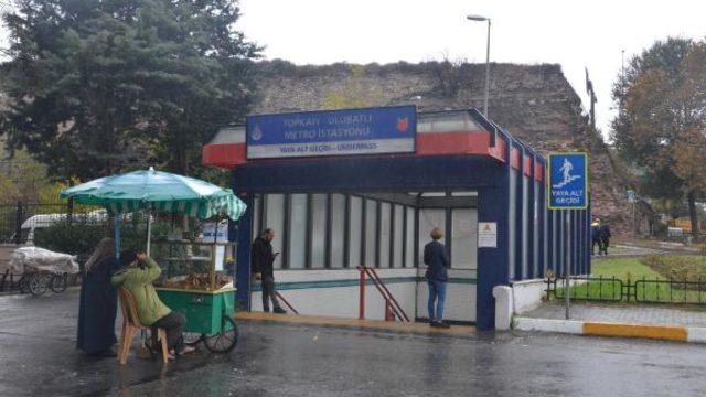 İstanbul'da metro arızası! Seferler yapılamıyor