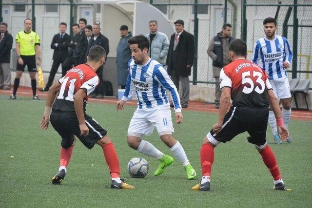 Aliağa’nın üç futbol kulübü şampiyonluk için mücadele veriyor