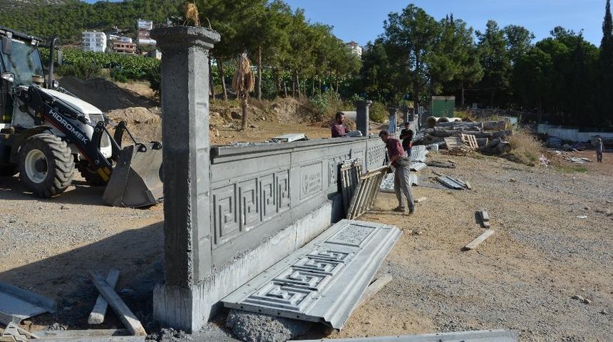 Alanya&rsquo;da mezarlıklara 5 milyonluk yatırım