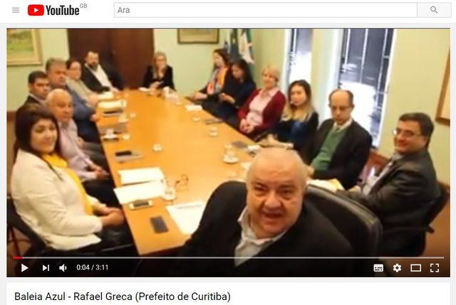 Curitiba'nın Belediye Başkanı Rafael Greca, oyunla ilgili uyarılar yaptığı bir video yayınladı
