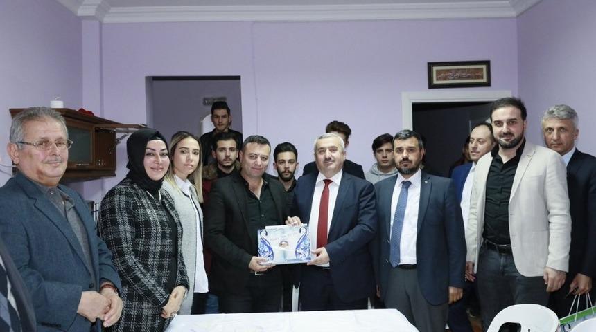 Başkan Baran mahallelinin yanında