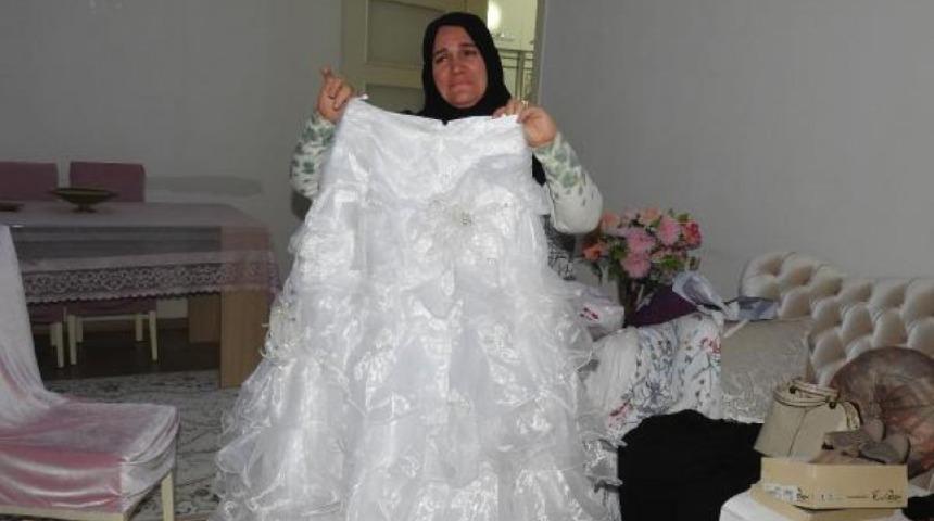 G&ouml;r&uuml;c&uuml; usul&uuml; tanıştı, altınlarla beraber ka&ccedil;tı!