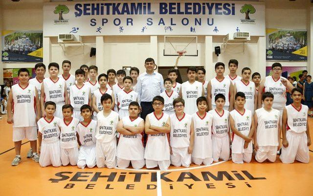 Geleceğin basketbol yıldızları bu okulda yetişiyor