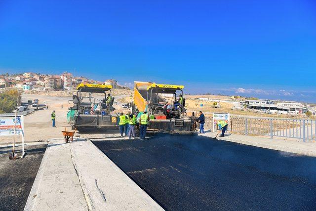 Tren yolu köprüsü asfaltlandı