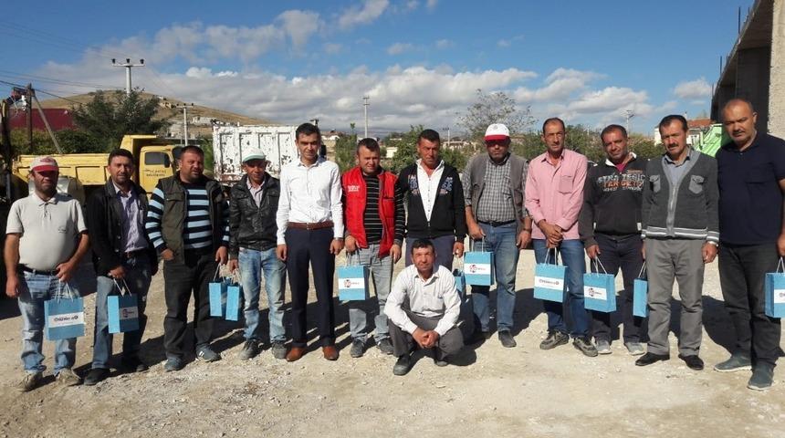 Hizmet-İş Sendikası Belediyelerle sözleşme yapıyor