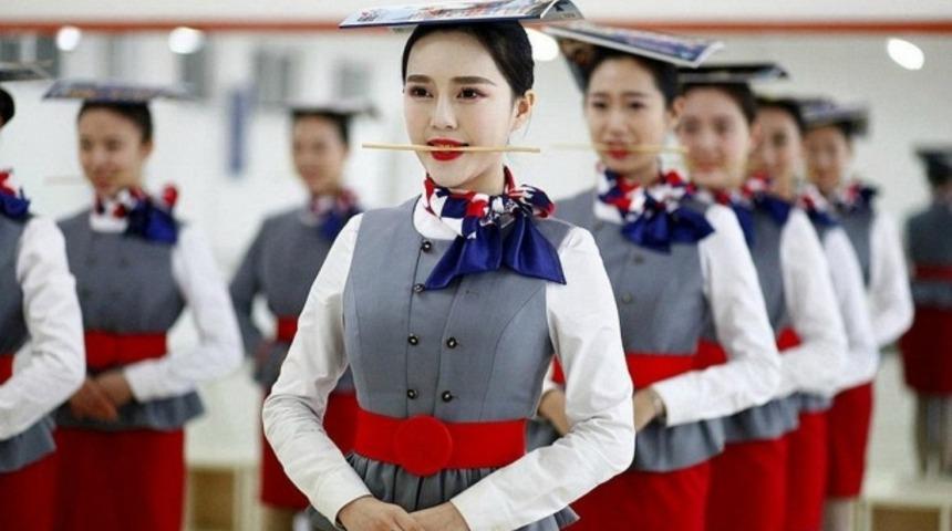 Hosteslik Eğitimlerinin Ne Kadar Sıkı Olduğunu Biliyor Muydunuz?