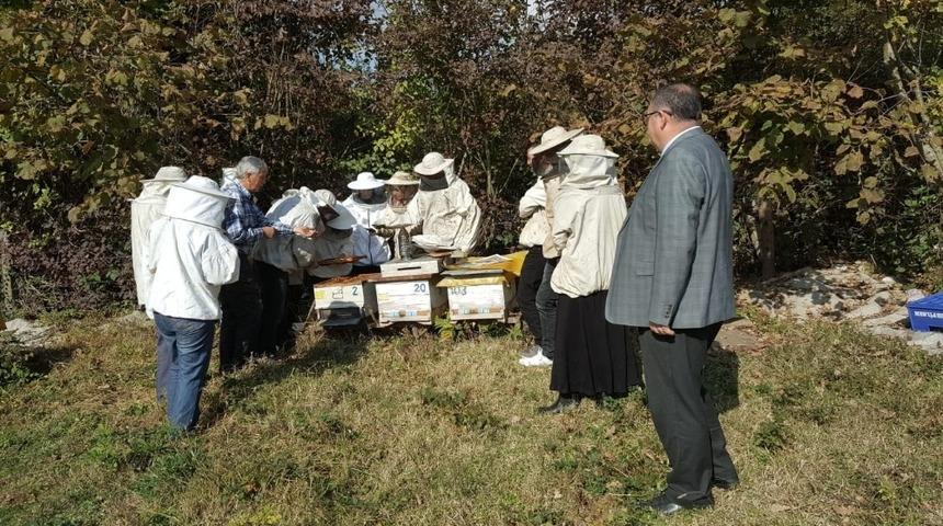 &Ccedil;aycuma&rsquo;da 14 kursiyer arıcılık kursunu tamamladı