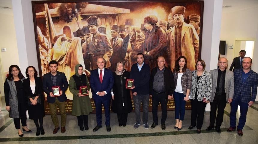 En &ccedil;ok atık pil toplayan okullar &ouml;d&uuml;llendirildi