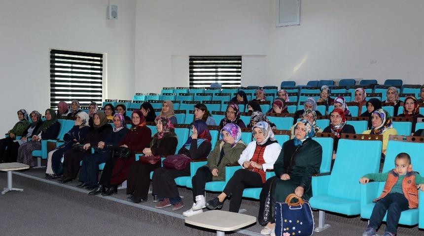 Van Büyükşehir’den ‘Beden dili ve diksiyon eğitimi’ semineri