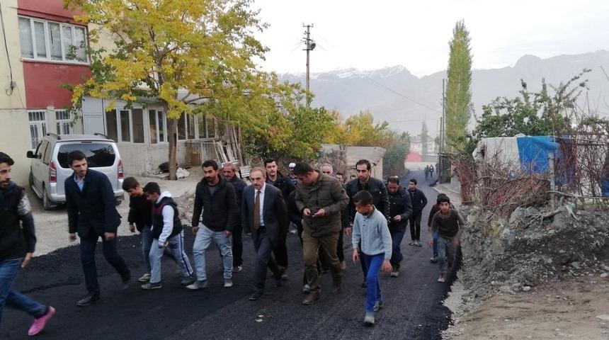 Hakkari Bağlarda asfalt çalışması sürüyor