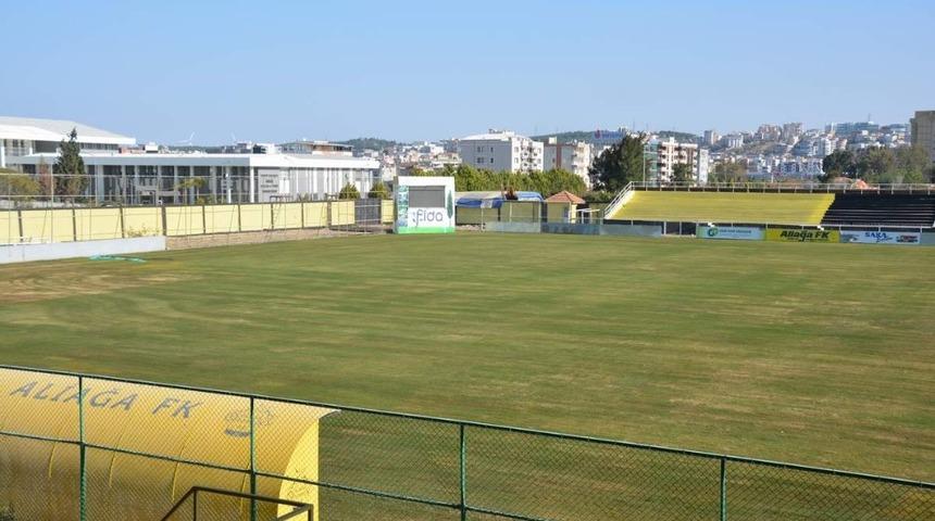 Aliağa’daki Yeni Mahalle’ye FİFA standartlarında futbol sahası