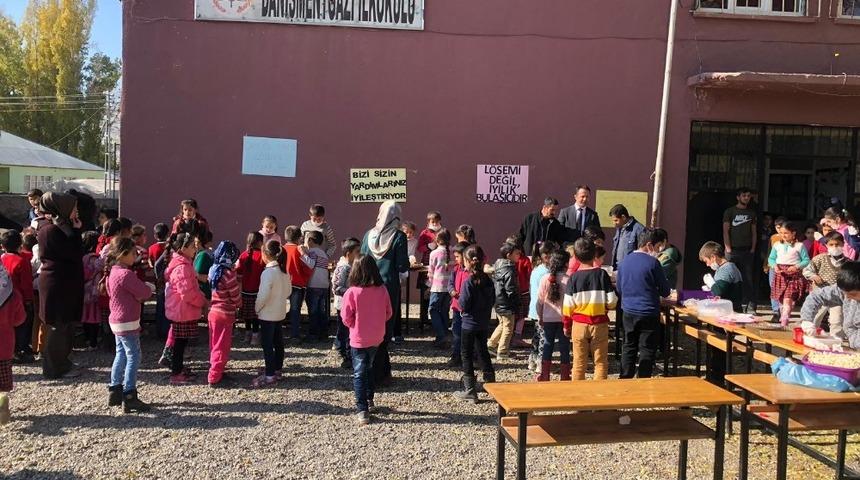 Malazgirtli miniklerden l&ouml;semili &ccedil;ocuklar i&ccedil;in kermes