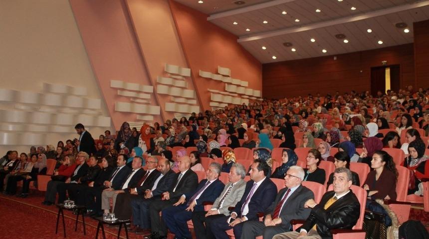 KYK &ouml;ğrencilerine &lsquo;Peygamberin Ayak İzleri&rsquo; konferansı
