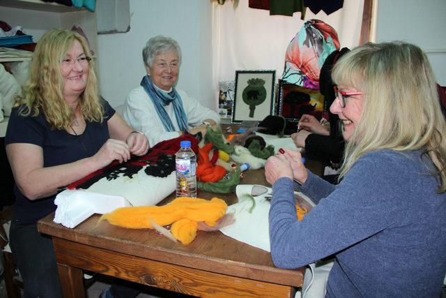 Alman kadınlar Afyonkarahisar'da Türk el sanatlarını öğreniyor