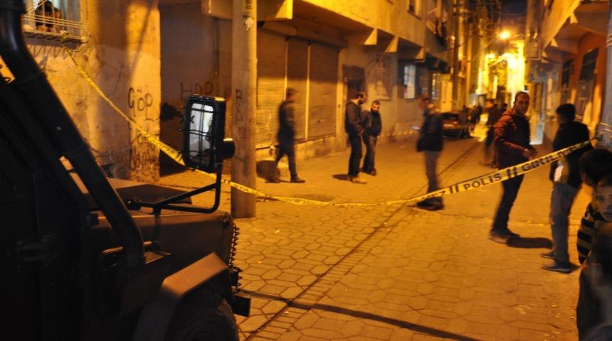 Maskeli iki grup arasında silahlı çatışma: 2 yaralı