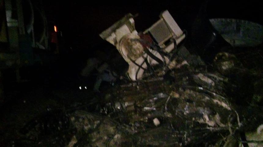 Beton mikseri y&uuml;k trenine &ccedil;arptı: 2 yaralı